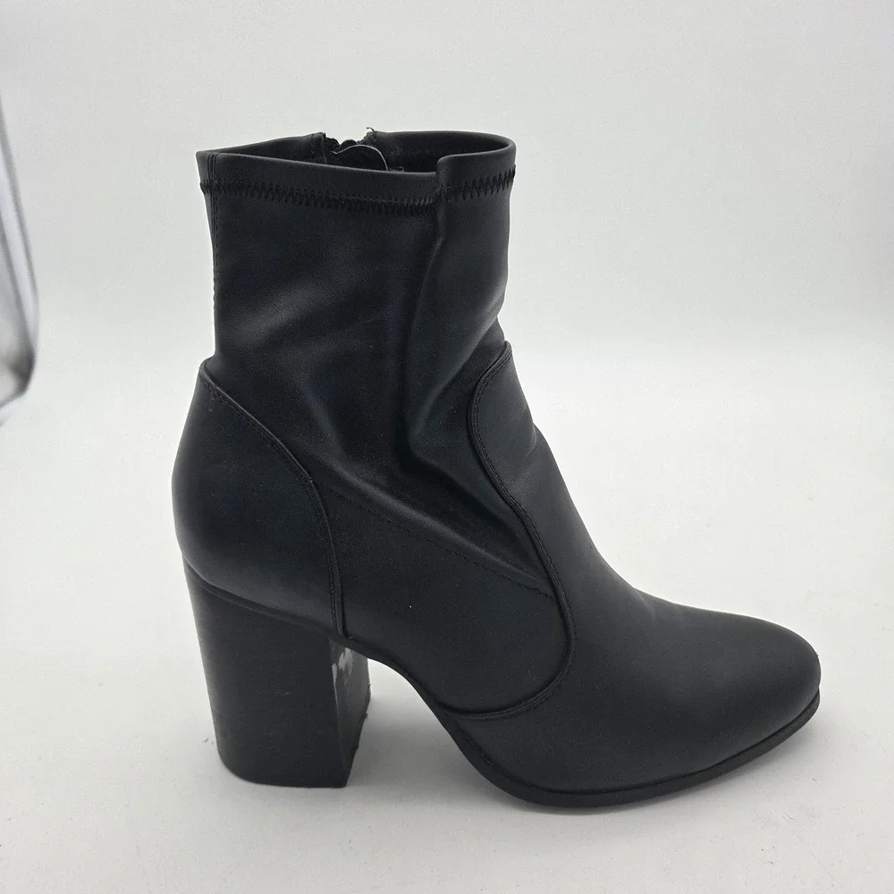 Forever 21 ankle Leather women booties Black size 7 4